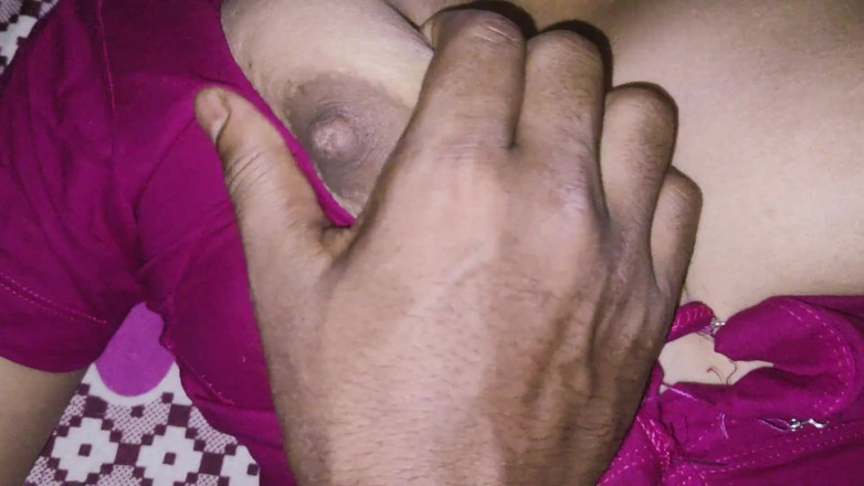 Lovely Dipti: Dipti si cewek cantik India lagi buka baju sambil dientot...