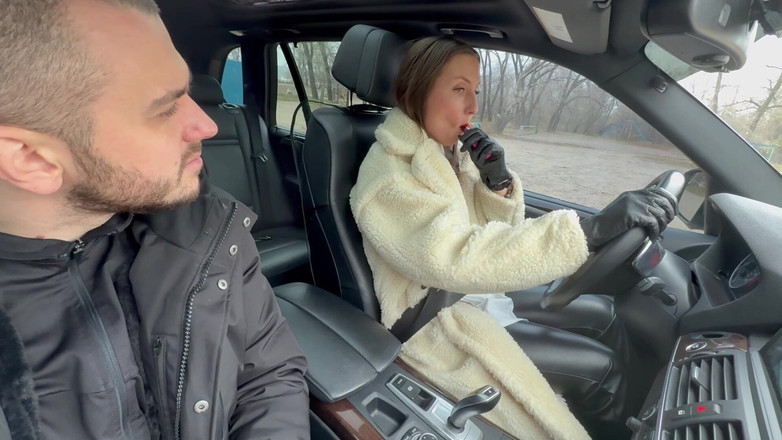 Hottie goddess: Ibu-ibu menyusui yang lagi menyusui di dalam mobil