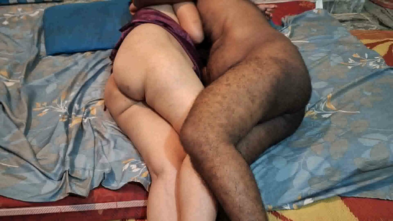 Sexy sindu: Chica india cachonda disfruta de novio romance caliente chupa y...