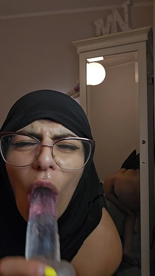 MiaNIqab: Blowing My Dildo While I Say Naughty Things Mia Niqab
