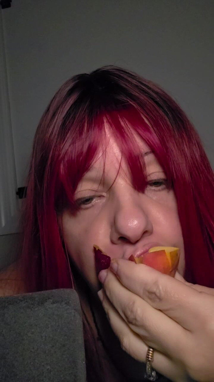 LustyPeachesofSin: Pikam dan krim ASMR
