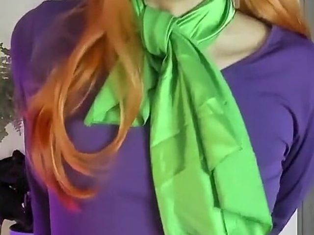 Puv Daphne Cosplay Burping Contest with Scooby (Sofi Elf queen)