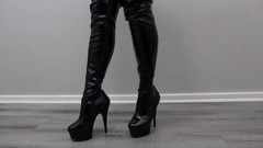 Kinky Lyrical: Stivali: modellare diverse paia di stivali