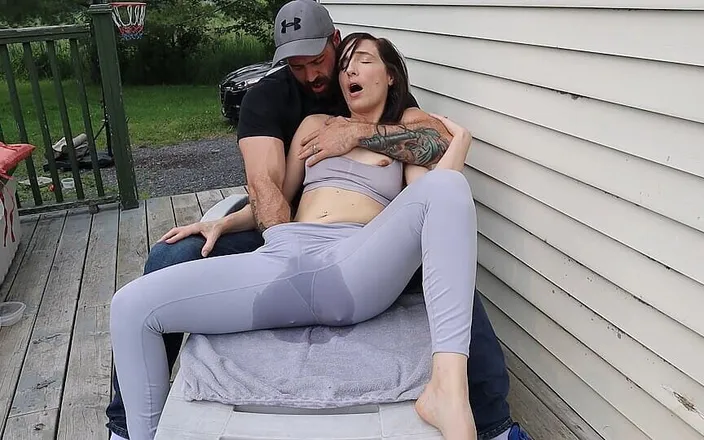JessTonySquirts: Romantic Outdoor Squirting in Yoga Pants - with Jess &amp; Tony