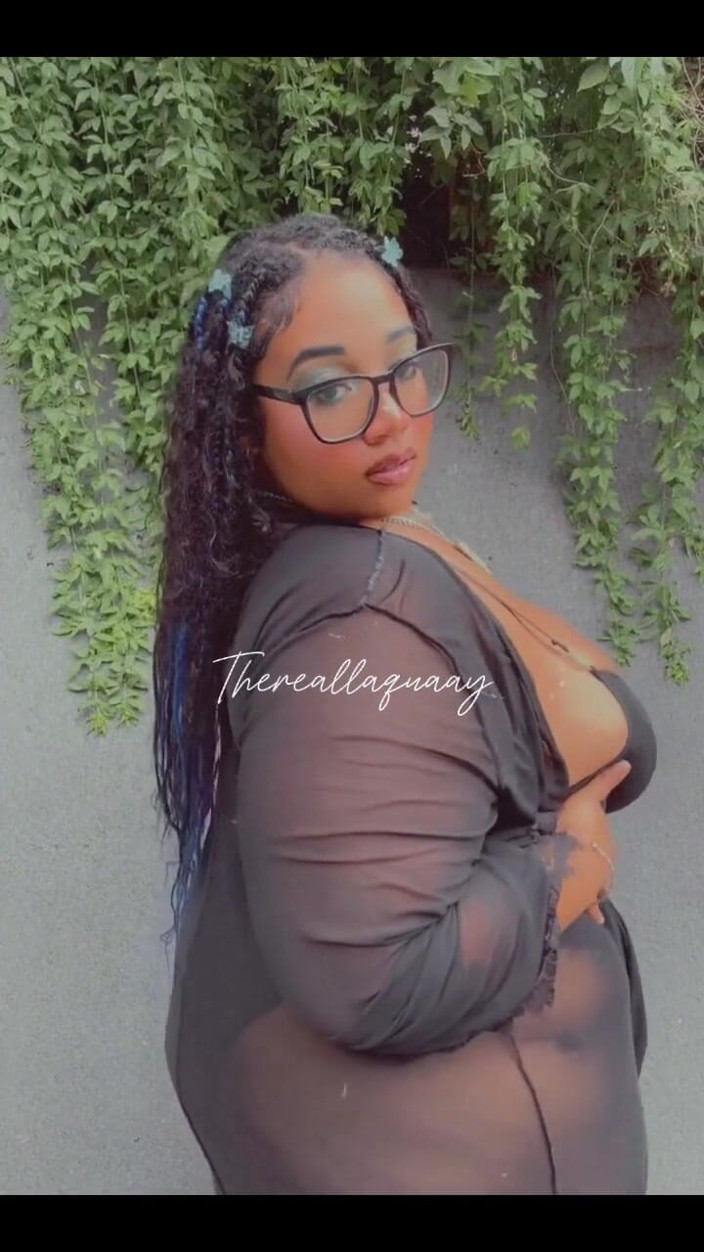 Biggdebbie solo: Biggdebbiecakez Podivín v přírodě