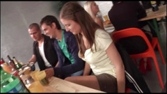 Berlin Orgy: 派对青少年在惊人的狂欢中被狠操