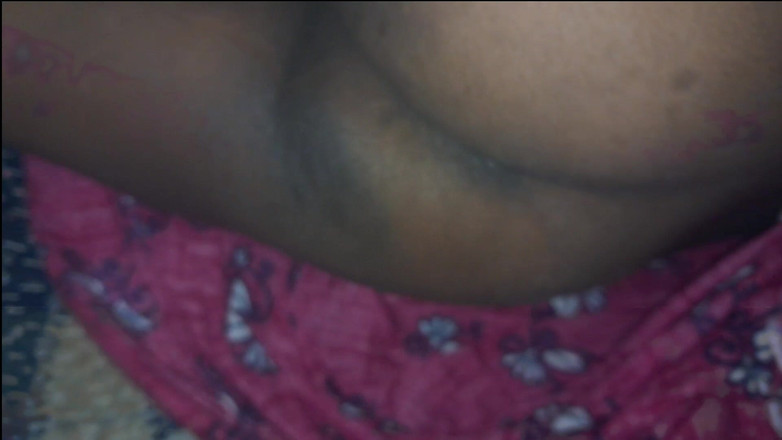 Trilokinath: teman wanita Tamil berkongkek