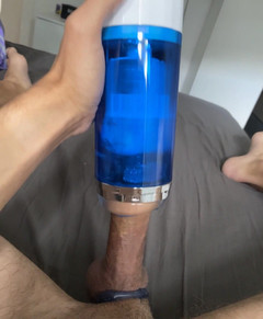 ThreeYoungBoys: Bavil jsem se s mojí hračkou a měl spoustu zábavy...