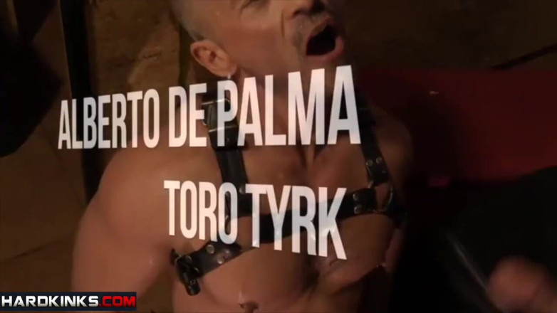 Hard Kinks: Hardkinks - Uma intensa sessão de fisting