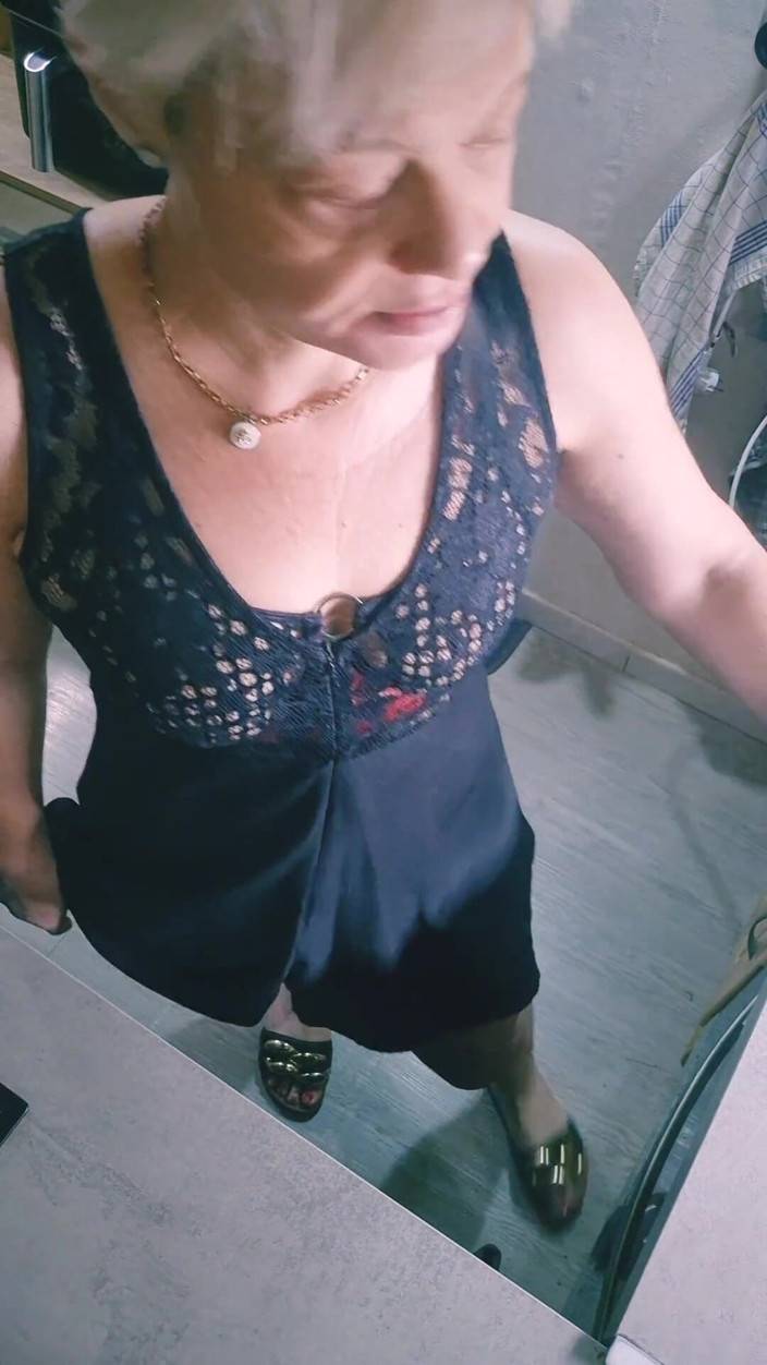Sofy13: Witaj kochanie, życzę Ci dobrego dnia pełnego seksualnych pocałunków, gdziekolwiek chcesz