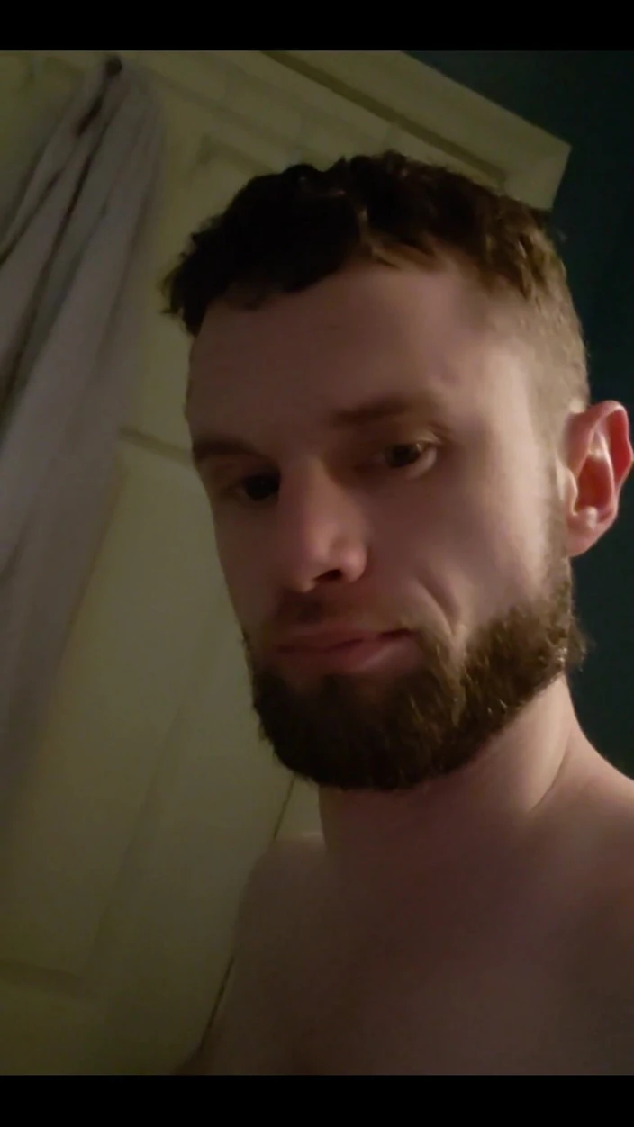 TalenJames: J’ai dû me soulager dans la salle de bain