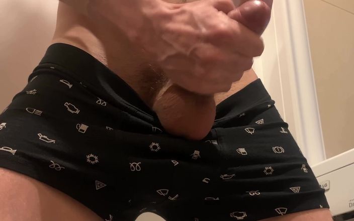Vuudduu: I&amp;#039;m Jerking off and Cum While My Boyfriend Is Cooking...