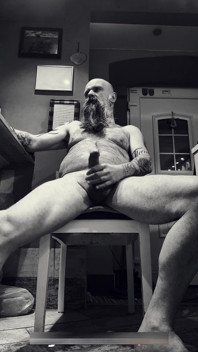 Azgın, porno izliyor ve mastürbasyon yapıyor