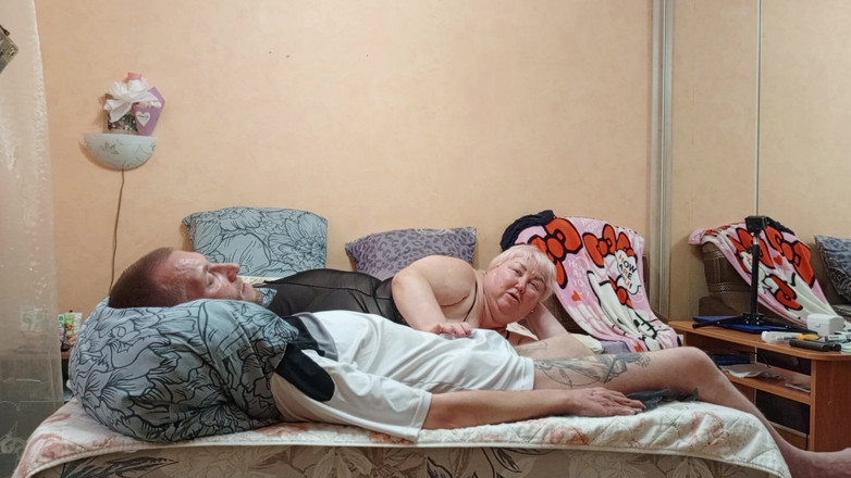 Zona901: Neighbor Gives a Good Blowjob with Cum in Her Mouth