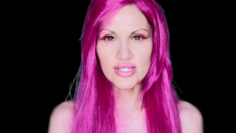 Lady Mesmeratrix Official: Uvězněna uvnitř mé rtěnky