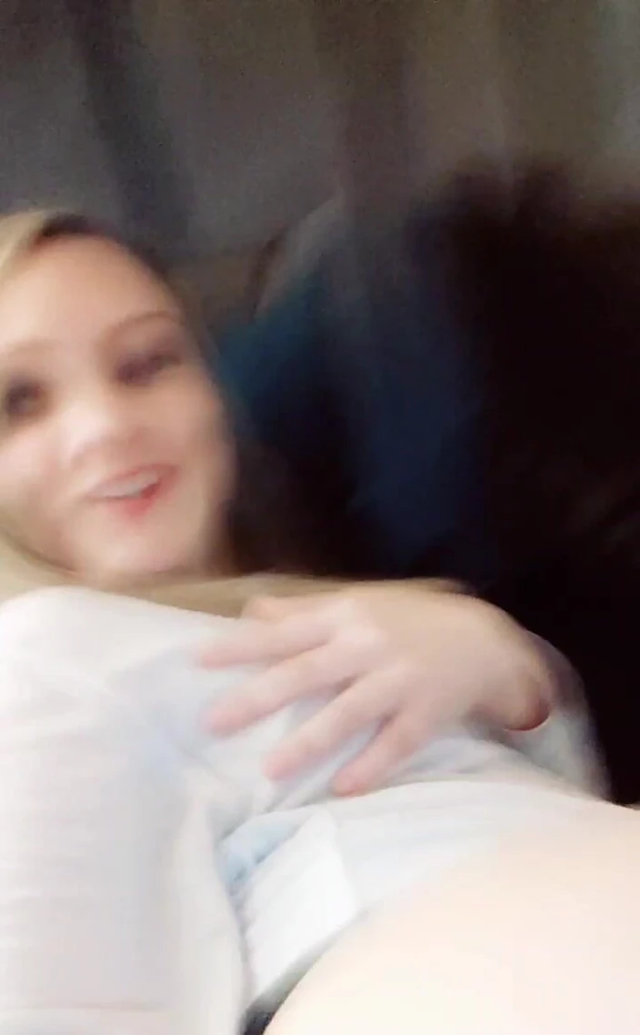 Miasincler: If You Need a Pillow You Can Rest on My...