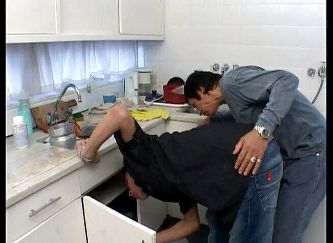 Bareback TV: Kongkek panas di dapur