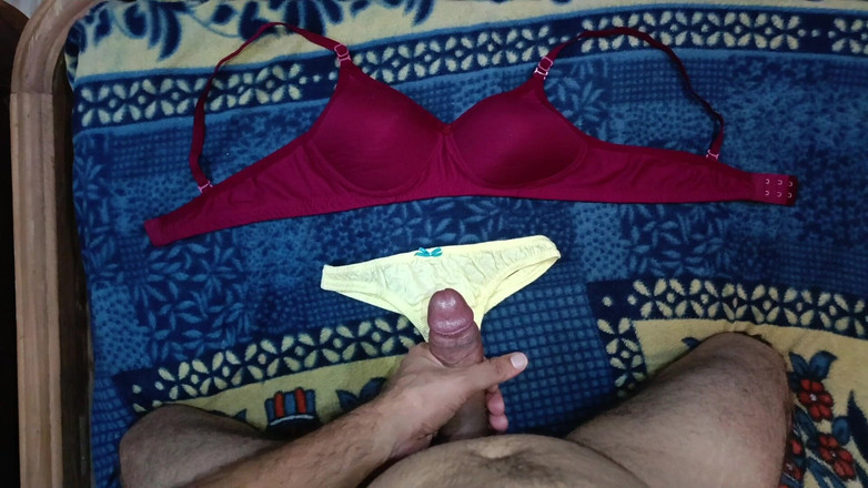 Desi shikha: Indischer sexy junge, riesiger schwanz, masturbation auf sexy dessous
