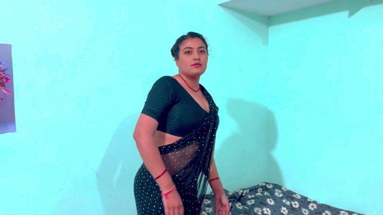 Hotty_ragini: Stepmom Shared Single Bed and Made Stepson Happy, Full Hindi...