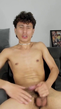 Twink robi gorącą rozmowę wideo