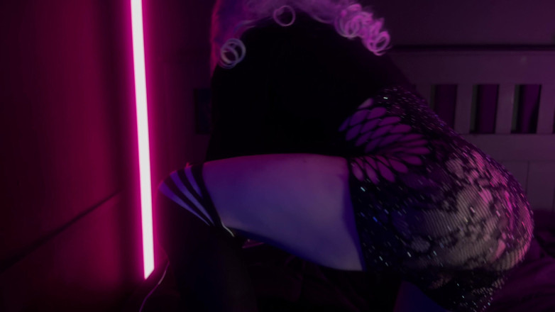 St8man: Představujeme nebeský hřích (Bubble Butt Femboy)
