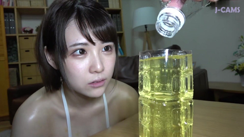 J-Cams: Si Dia Menyerah Diri Kepada Masa Ini, Si Cantik Manis...