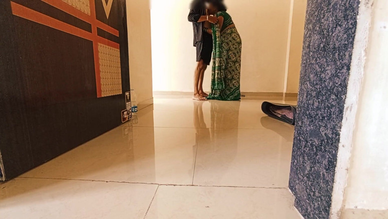 Harder299: Indiana tia vizinha casada fodida enquanto está sozinha em casa...