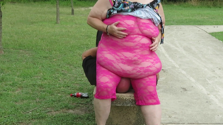 BBW nurse Vicki adventures with friends: Park bench face sitting in my pink lace