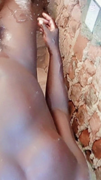 Neighbor Masturbates to Pornstar Queenroyalty and Cumz Hard!