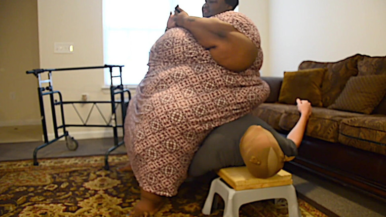 Full Weight Productions: Mz. Fluff cítí z tvrdé desky
