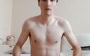 Webcam boy studio: Tonårig pojke dansar naken