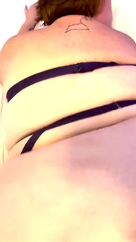 Ssbbw Julie Ginger neukt een fan