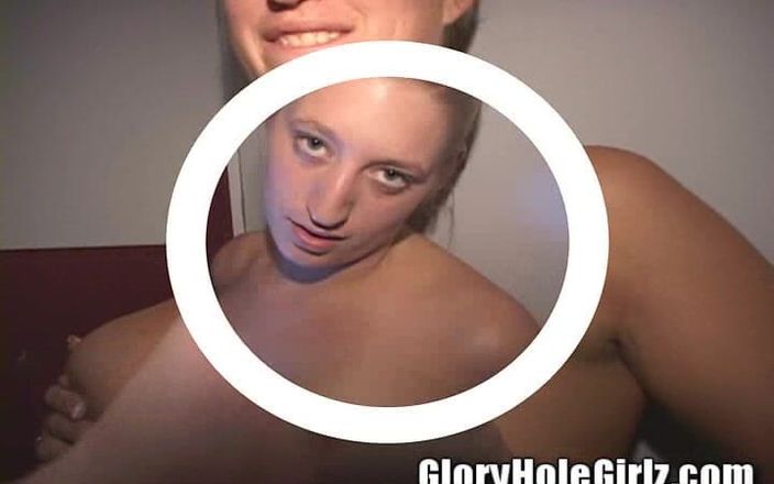 Glory Hole Girlz: Cewek nakal rambut pirang ini lagi asik nyepong kontol sampai...