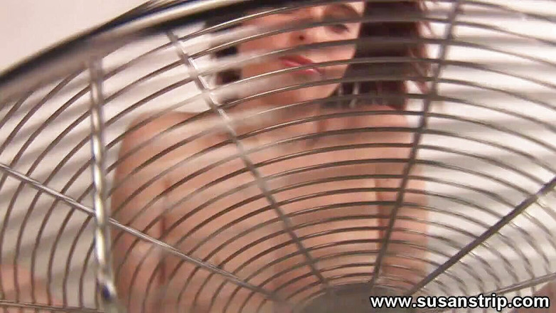 Camvivian: 穿着我的透视内衣上衣的粉丝服务