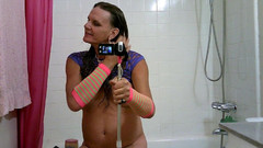 Lizzy Yum: Lizzy Quatro