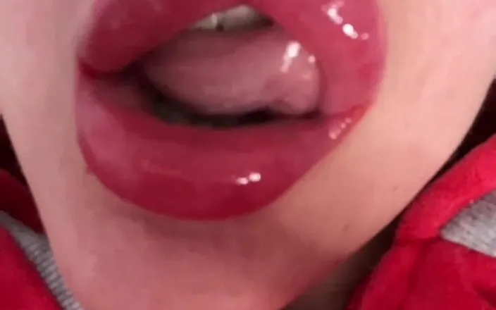 FinDom Goaldigger: Captivated by the of Big Lips and Glossy Kisses