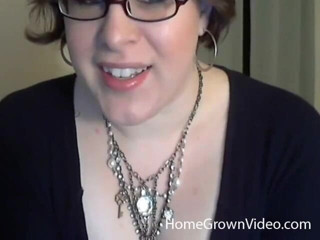 Homegrown BBW: Janna reibt einen aus