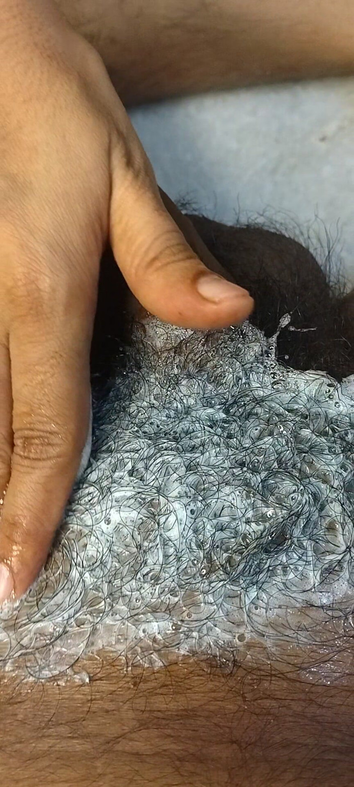zarahkhan: Desi Ladka