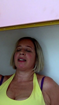 Fac Sex Cu O Curvă Englezoană Dolofană Tare, Cum Însăși Curva Se Bucură De Penisul Meu