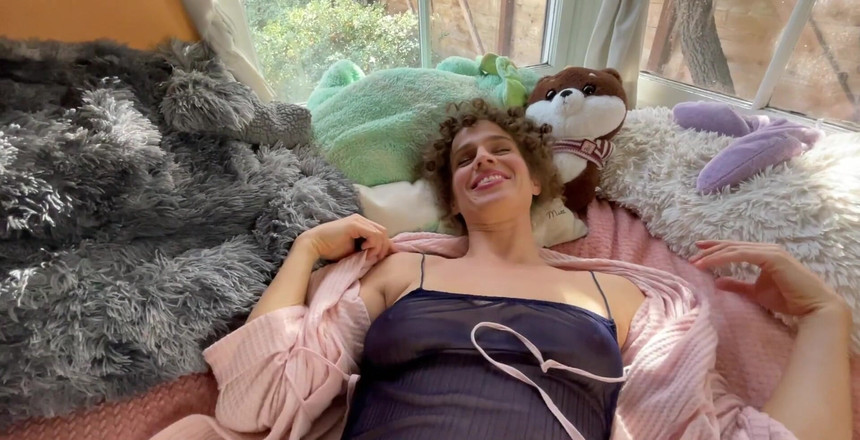 VibeWithMommy: Мачуха думає, що грає зі своїм чоловіком, але дізнається про свого пасинка!