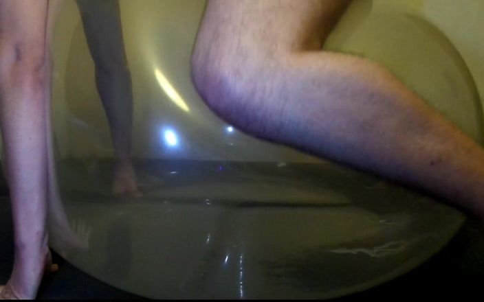 Maskedlooner97: Follada este globo varias veces