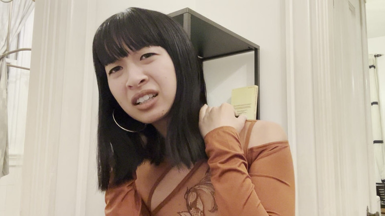 Felicity Azura: Honění se zubní pastou