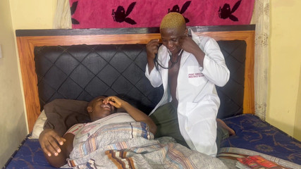 King Sasha's hub: Achter de schermen