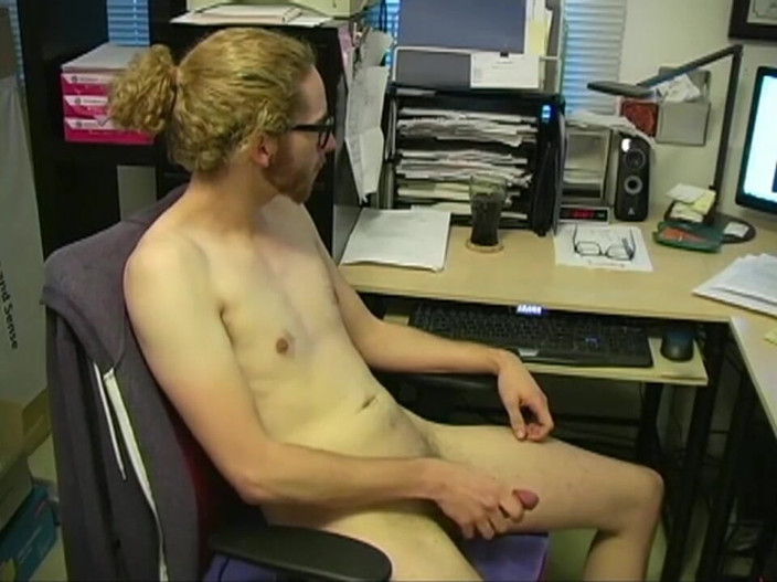 The Great Canadian Male: Wybuch z przeszłości - Caleb3