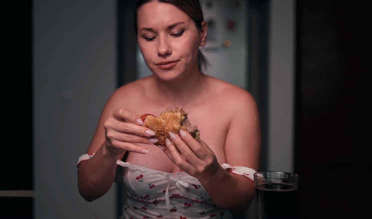 Mrs Peachesxx: Eat a Delicious Handmade Burger Mmm Yummy