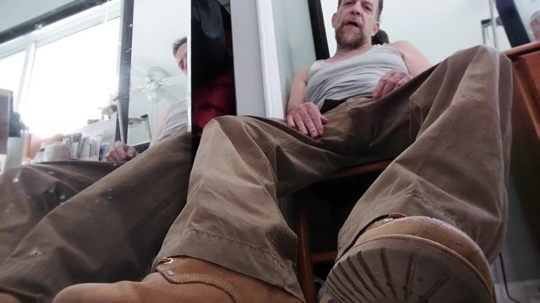 Hairyartist: Řidič kamionu footjob