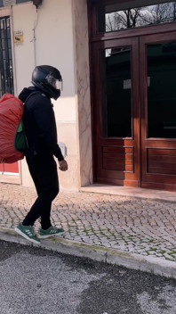 Un tip care livrează mâncare a futut o transsexuală fără prezervativ - videoclip complet