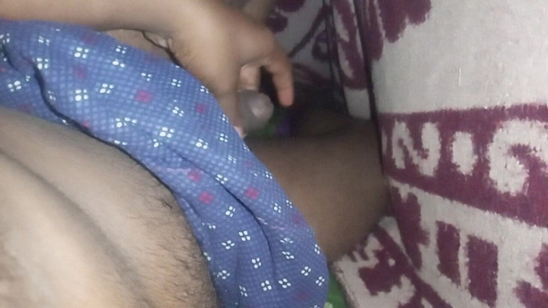 Sweet Indian cock: Indisk gay pojke utomhus masterbate