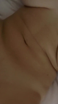 샤워 후 따먹히는 놀라운 젖탱이 소녀