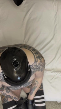 Master's fuckpig: ngentot muka intens pakai masker lateks